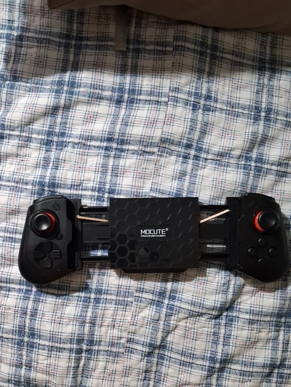 Mocute Black Mobile Game Controller with Red Accent Joysticks